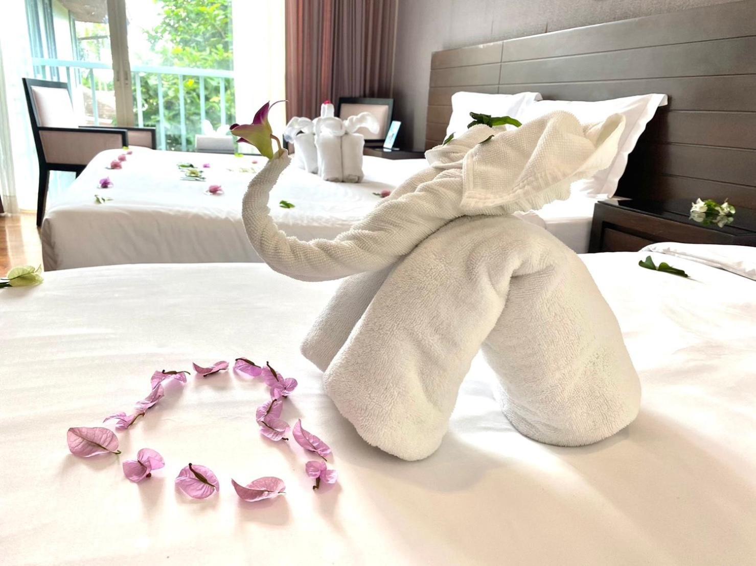 G1 Touch Blue Sky Hotel Kamala Beach Eksteriør billede