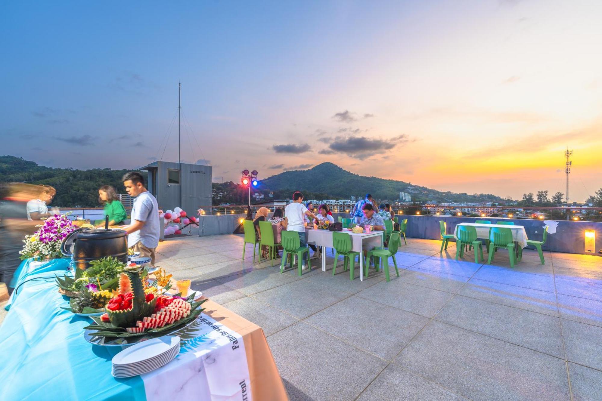 G1 Touch Blue Sky Hotel Kamala Beach Eksteriør billede